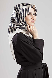 Çubuk Desenli Siyah Eşarp