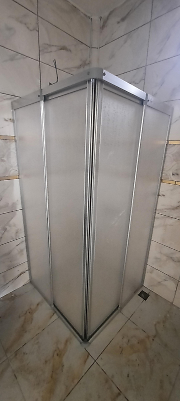 100cm x 100cm Parlak Profil Köşeden Girişli Mika Duşakabin