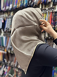 Armine İpek Eşarp
