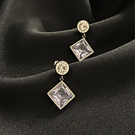 Marka Model Taşlı Silver Çelik Küpe