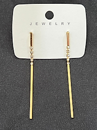 Taş detay sallantılı çubuk küpe