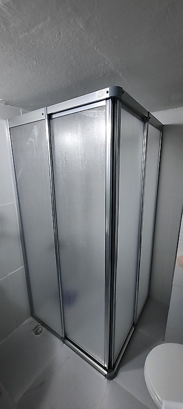 80cm x 105cm Parlak Profil Köşeden Girişli Mika Duşakabin