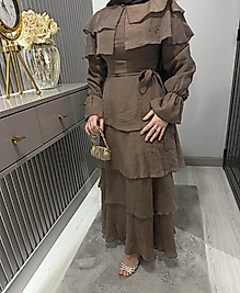 Pelerin detaylı volanlı elbise/kahverengi