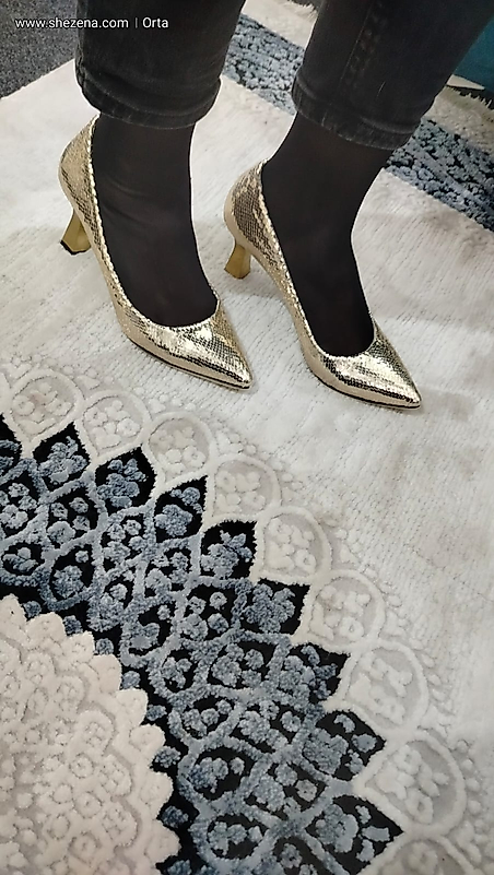 altın rengi yılan kabuk detaylı gece ayakkabısı