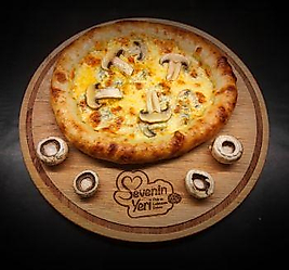 Mantarlı - Kaşarlı Yuvarlak Pide