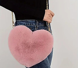 Kalp Şeklinde Gül Kurusu Peluş Çanta