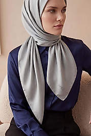 Düz Kristal Kumaş Eşarp - Kaymaz, Şık, Tok Duran | Günlük & Abiye Uyumlu