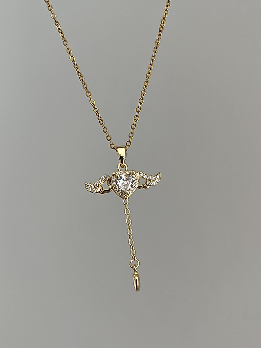 Çelik Beyaz Taşlı Melek Kalp Kolye