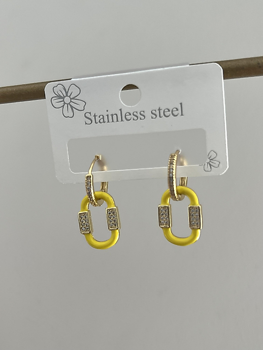 Çelik Sallantılı Sarı Küpe