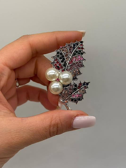 Zirkon Taşlı Üç İnci Detaylı Renkli Yaprak Broş