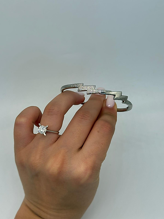 Xuping Şimşek Motifli Taşlı Kelepçe