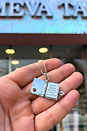 Sevgiliye Özel Tasarım Şiirli Kitap Kolye ( Sensiz Kışları Yazdım, ...)