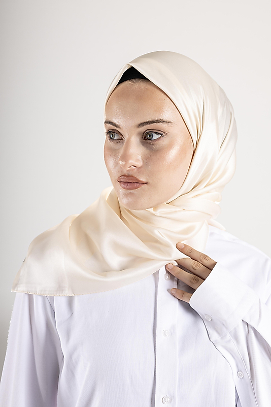 Düz Kristal Kumaş Eşarp - Kaymaz, Şık, Tok Duran | Günlük & Abiye Uyumlu