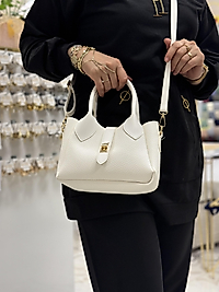 Küçük beyaz çanta