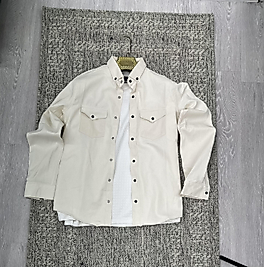 Çıtçıtlı beyaz gömlek