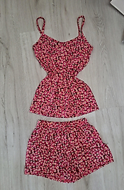 Pembe Çiçek Desenli İp Askılı Şortlu Gecelik Takımı