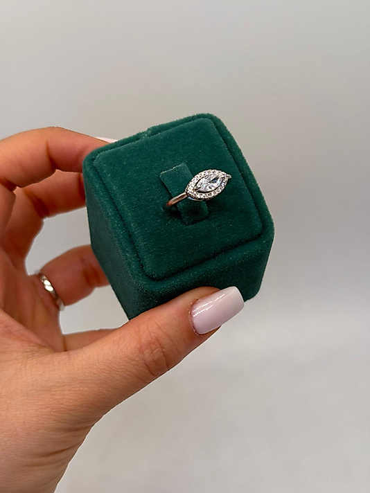 Xuping Göz Işığı Markiz Taşlı Yüzük