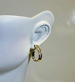 Gold Renk Tasarım Taşlı Küpe