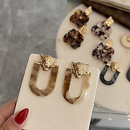 Gold Aslan Kremrengi Küpe