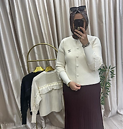 Sırt ve kol fırfırlı hırka