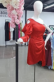 Kırmızı Saten Elbise