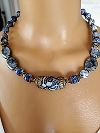 SODALİT VE SERAMİK KISA ŞIK KOLYE