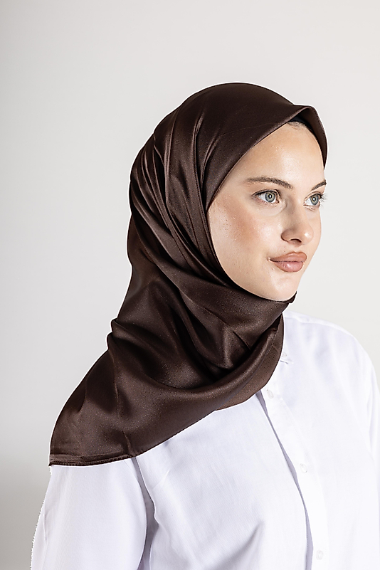 Düz Kristal Kumaş Eşarp - Kaymaz, Şık, Tok Duran | Günlük & Abiye Uyumlu