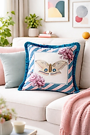 Kelebek Desenli Püsküllü Kırlent