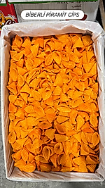 BİBBERLİ PİRAMİT CİPS (KUTU=3 KG)