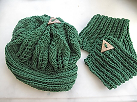 Green Knitted Hat,Scarf
