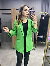 Yeşil Arkadan Yırtmaçlı Kadın Ceket