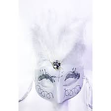 Beyaz Renk Tüylü Yılbaşı Parti Maskesi