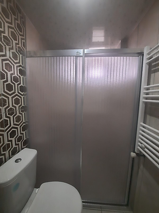 120 CM İLE 140CM ARASI 1 SABİT 1 SÜRGÜLÜ  PARLAK PROFİL MİKA DUŞAKABİN