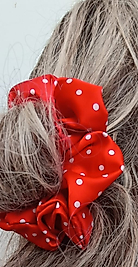 Kırmızı Beyaz Puantiyeli Saten Scrunchie