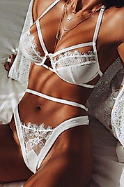 Dantel Detaylı İç Çamaşır Takımı