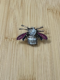 Taş Detay Arı Broş