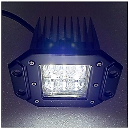 ÇALIŞMA LAMBASI OFF ROAD PROJEKTÖR 10V & 30V 12 CM X 9 CM GÖMME MODEL 6 LED