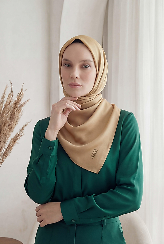 Düz Kristal Kumaş Eşarp - Kaymaz, Şık, Tok Duran | Günlük & Abiye Uyumlu