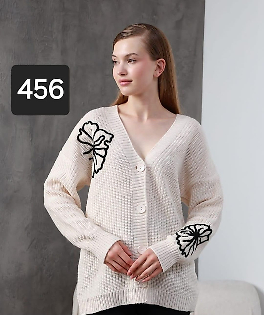 Çiçek İşlemeli Ekru Triko Hırka