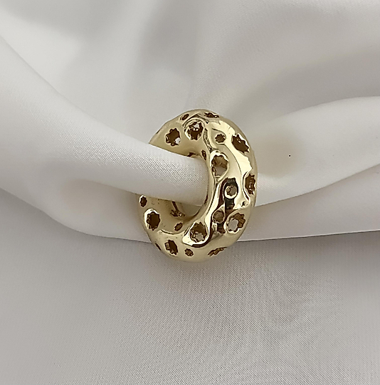 Gold Büyük Boy Delikli Ear Cuff