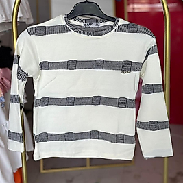 Beyaz siyah çizgili erkek çocuk kazak