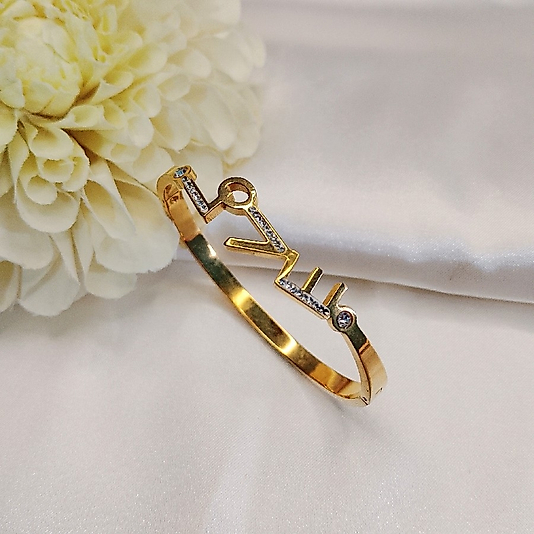 ÇELİK GOLD TAŞLI LOVE YAZILI 19 CM KARARMAZ PASLANMAZ KELEPÇE
