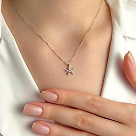 Yıldız Figürlü Zarif Kolye – Işıltılı Minimal Kadın Kolyesi, Parlak Taş Detaylı