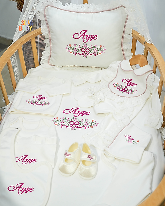 Kız Bebek Yenidoğan Set - Bebeğinizin İsmi ve Çiçek Motif