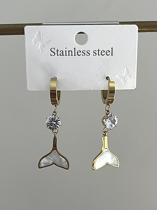 Çelik Sallantılı Balık Kuyruğu Küpe