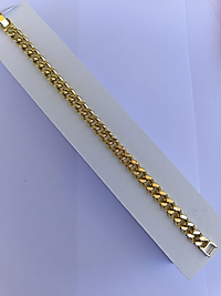 XUPB54 MODEL BİLEKLİK