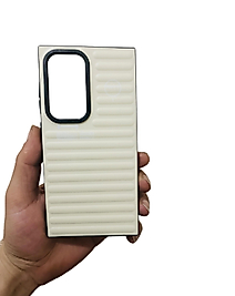 Samsung Galaxy S24 Ultra Tırtıklı Telefon Kılıfı Krem