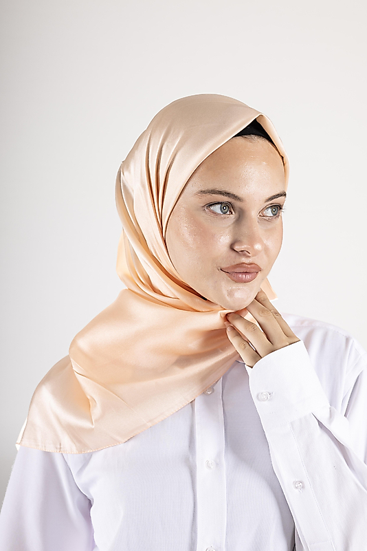 Düz Kristal Kumaş Eşarp - Kaymaz, Şık, Tok Duran | Günlük & Abiye Uyumlu