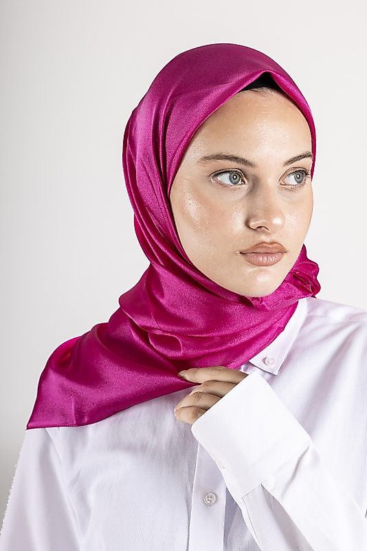 Düz Kristal Kumaş Eşarp - Kaymaz, Şık, Tok Duran | Günlük & Abiye Uyumlu