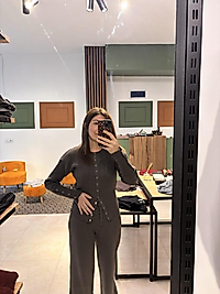 Kahverengi çıtçıtlı triko takım